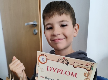 Wyróżnienie w konkursie plastycznym pt. „Mój przyjaciel adopciak”