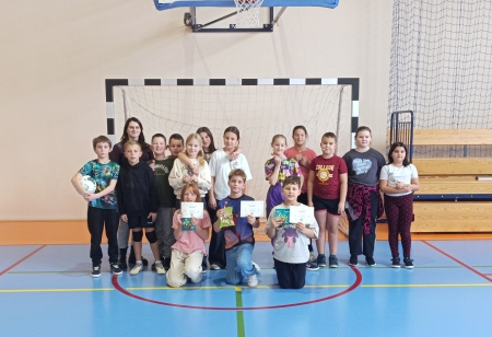 Strzał na bramkę z tabliczką mnożenia.