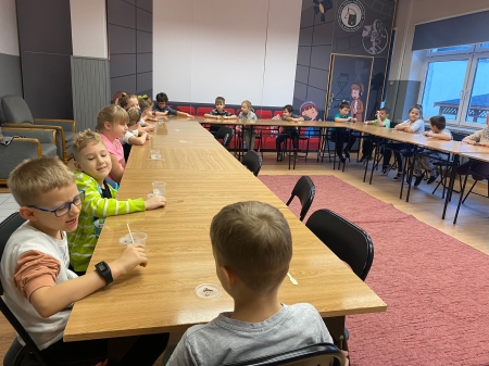 Mikołajkowe warsztaty tworzenia slimów dla klas 1–3