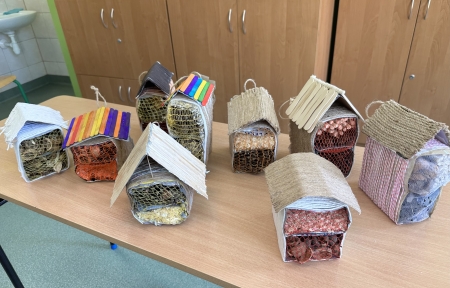 Małe domki – wielka pomoc dla Ziemi! Obchody Dnia Ziemi w naszej szkole