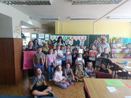 Pasowanie uczniów klasy I na czytelników biblioteki szkolnej 